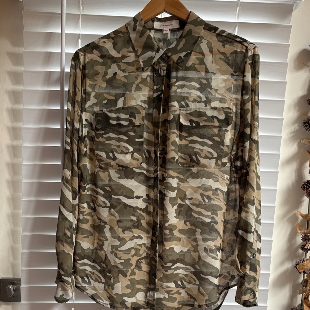 Vince Camuto Camouflage Top